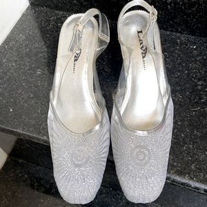 Mid Heel Women’s Dress Shoe. Mesh w/Glitter